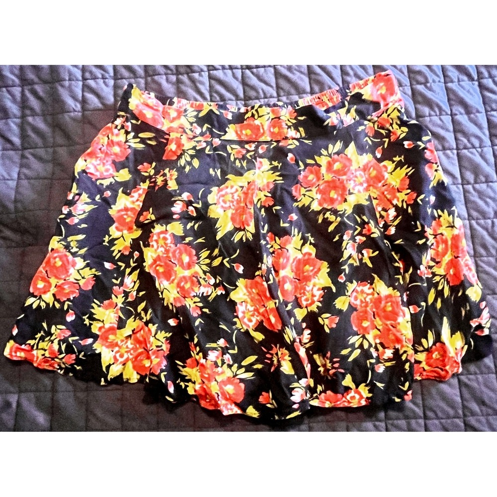 Band of Gypsies Floral Boho Shorts Black Red Yellow Rayon Elastic Waist Large